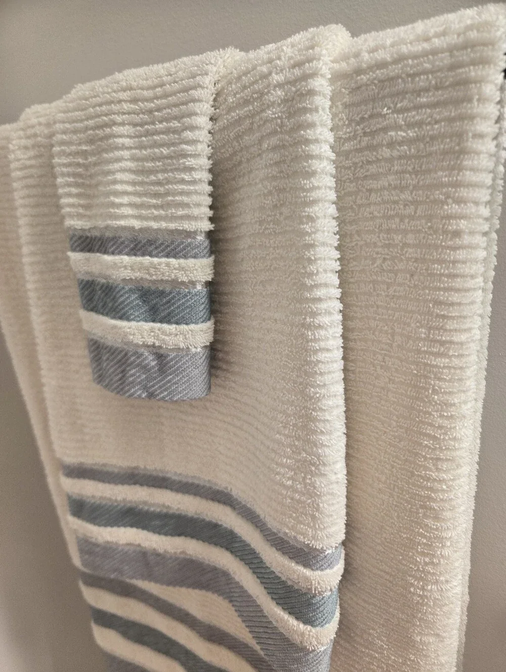 Better Homes & Gardens 3-pc Cream Bath Towel Set with Blue/Turquoise/Gray Trim